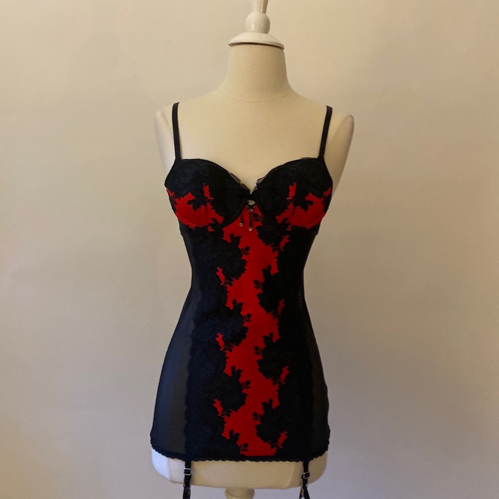 Victoria’s Secret Red & Black Lace Corset Teddy, Size 34B #326